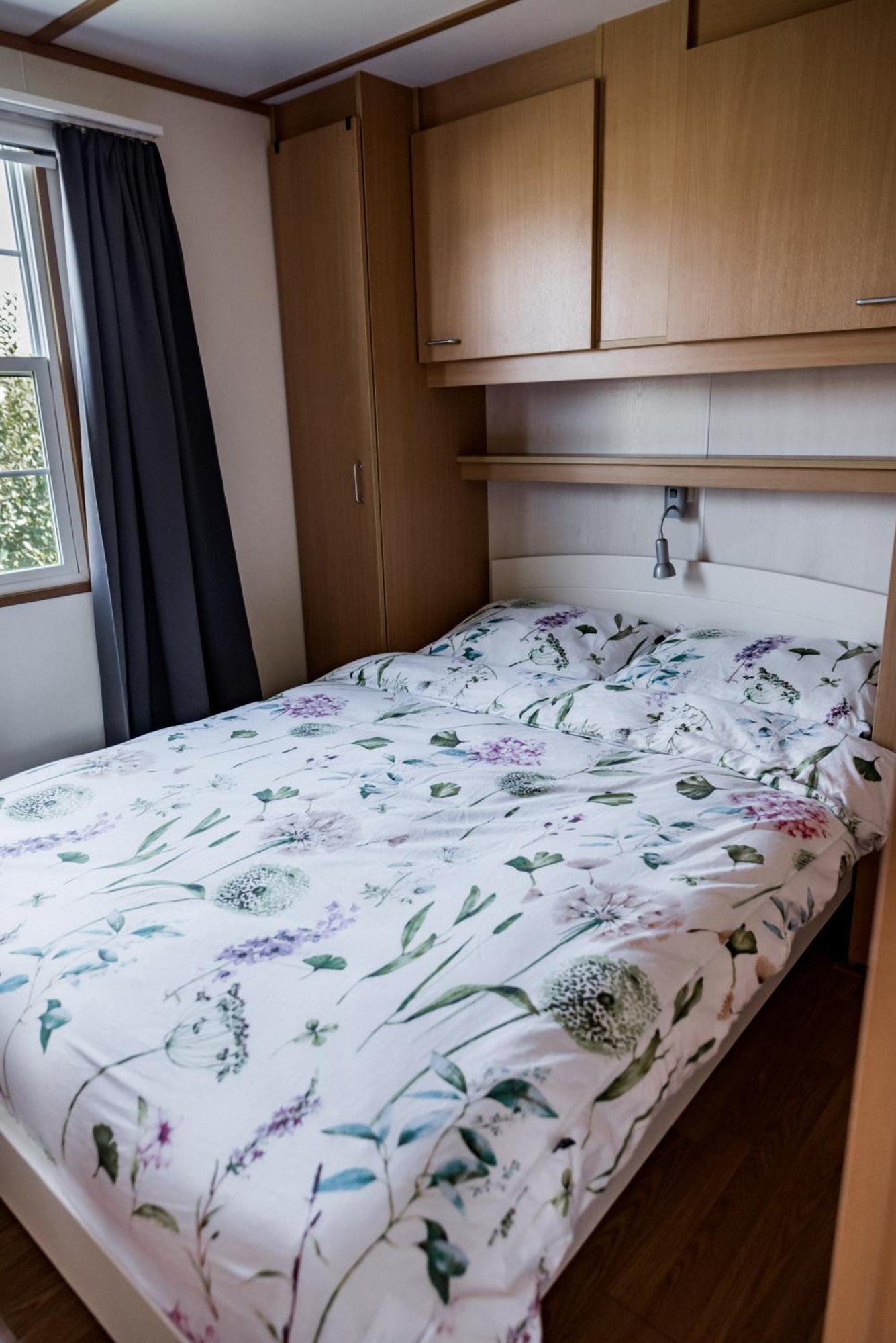 Zeeuws Genieten In Baarland, Zeeland Chalet Baarland