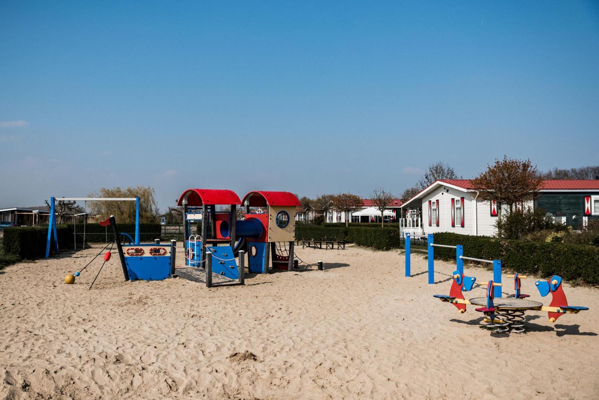 Zeeuws Genieten In Baarland, Zeeland Chalet *